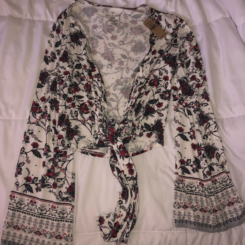 American Eagle Flowy Shirt